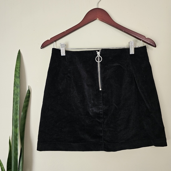 FOREVER 21 | Black Corduroy Zipup Mini Skirt - Picture 4 of 5